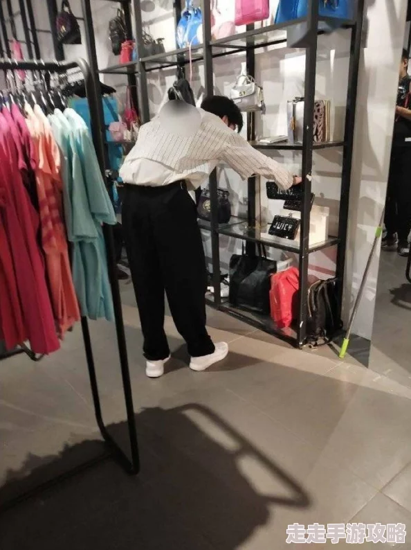 男生大坤坤：新动态曝光，时尚潮流引领者的最新造型与生活点滴分享！