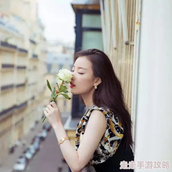 美妇：她的生活方式引发热议，如何在繁忙中保持优雅与自信？