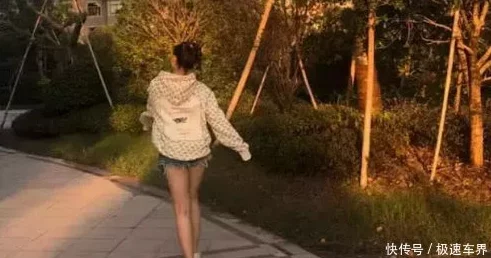 饥渴的张开腿呻吟视频，带你领略前所未有的视觉盛宴与感官刺激，尽情享受这场欲望的狂欢！