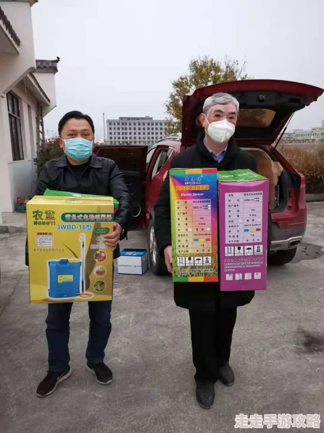 老太婆：她的生活故事引发了社区的关注，志愿者们纷纷前来帮助，温暖人心的瞬间不断上演