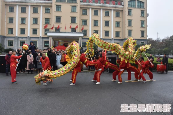 铜铜铜铜铜锵锵锵锵：全新艺术展览即将揭幕，展示现代与传统的完美融合，引发观众热烈讨论与期待
