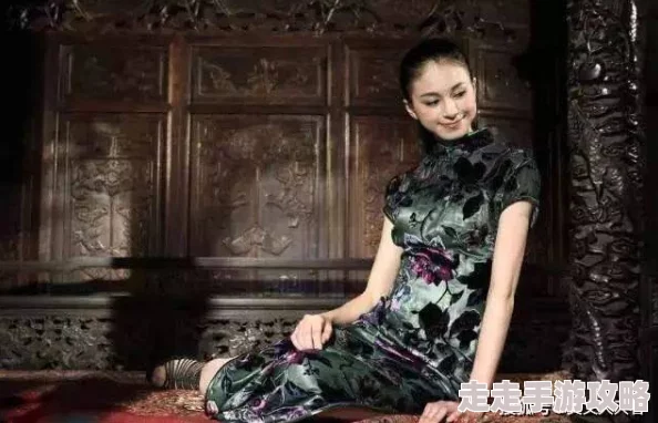 梁佳芯旗袍平面拍摄现场：华丽服饰与绝美风景交融，展现东方女性的独特魅力！
