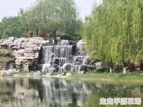 梁佳芯旗袍平面拍摄现场：华丽服饰与绝美风景交融，展现东方女性的独特魅力！