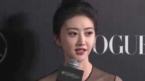 黑人性ⅩXXX搡XXXX搡景甜，网友热议其背后故事与影响，引发广泛讨论与关注