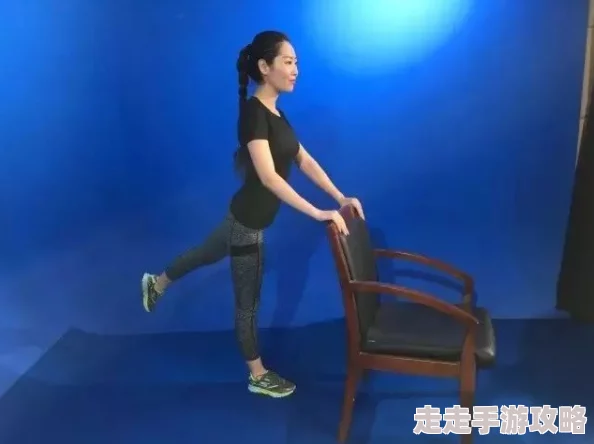 雷电将军腿法娴熟脚法图片在线观看，震撼全网！绝美动作瞬间引发热议，快来围观！