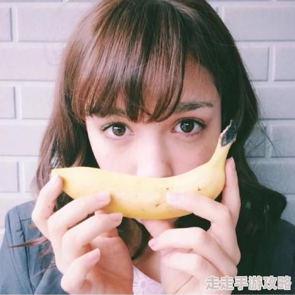 舌头伸进去的我好爽 这篇文章让人感受到前所未有的快感，细腻的描写和真实的体验令人沉醉，强烈推荐给喜欢探索新鲜事物的朋友们。