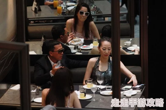 大尺度百合闺蜜h听说主演们私下关系也很好经常一起逛街吃饭