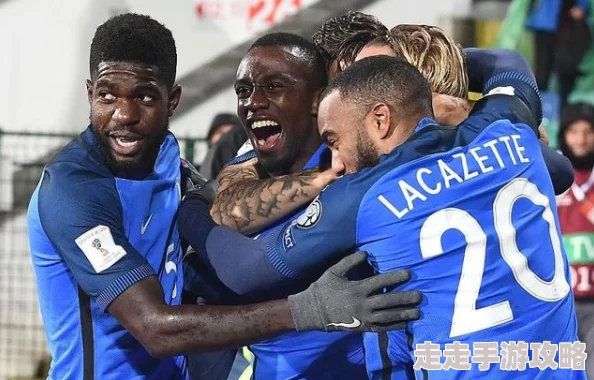 欧美大战黑人最新一场比赛中欧美球队展现出强大的团队合作与战术执行力，最终以微弱优势获胜