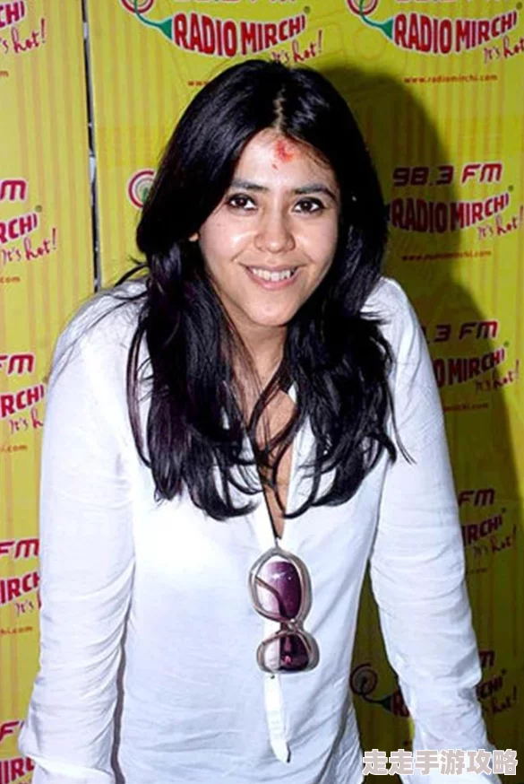 空间军嫂富养六个军儿子近日分享家庭聚会趣事，孩子们齐心协力为母亲准备惊喜生日派对