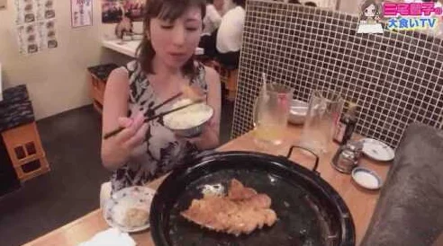 吃奶japanesevideo这是一部展示日本文化与美食的精彩视频,带你领略独特的饮食体验 吃奶japanesevideo这是一部展示日本文化与美食的精彩视频,带你领略独特的饮食体验